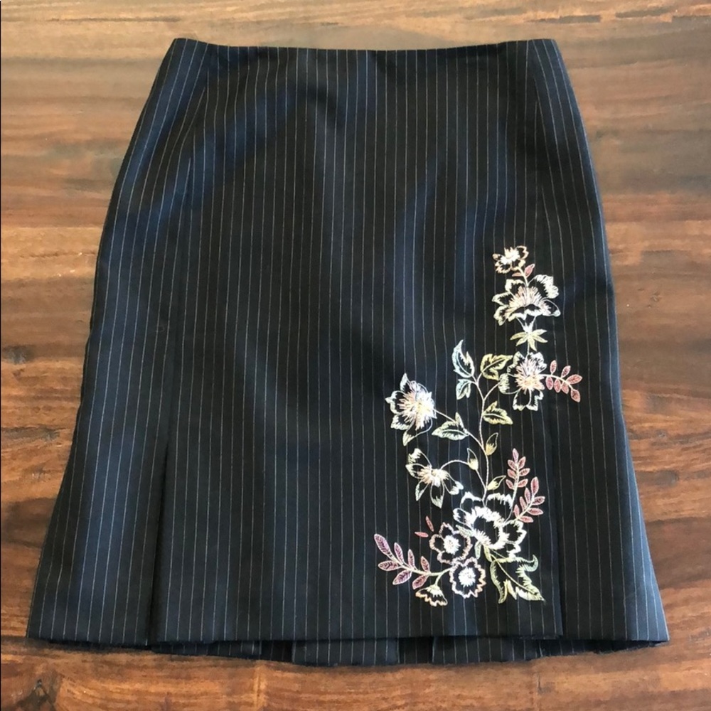 Ann Taylor Loft embroidered pin strip skirt